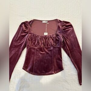Velvet vintage style plum color top size Small